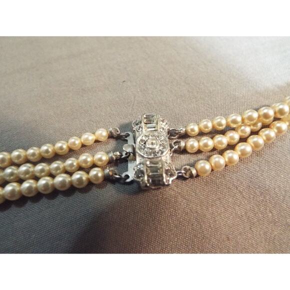 Vintage La Tausca Faux Pearl Necklace Sterling Clasp Original Box - Picture 5 of 9